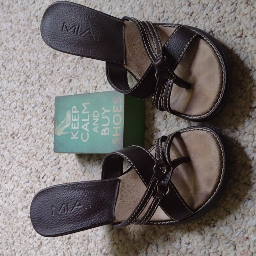 Mia dark brown straps 4 inch heels sandals gently worn size 7.5